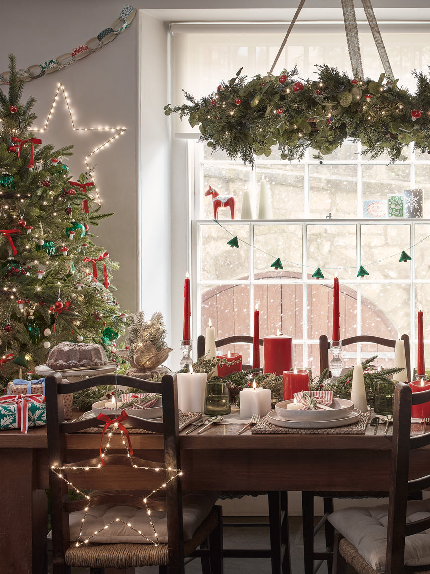 Styling Your Christmas Dining Table