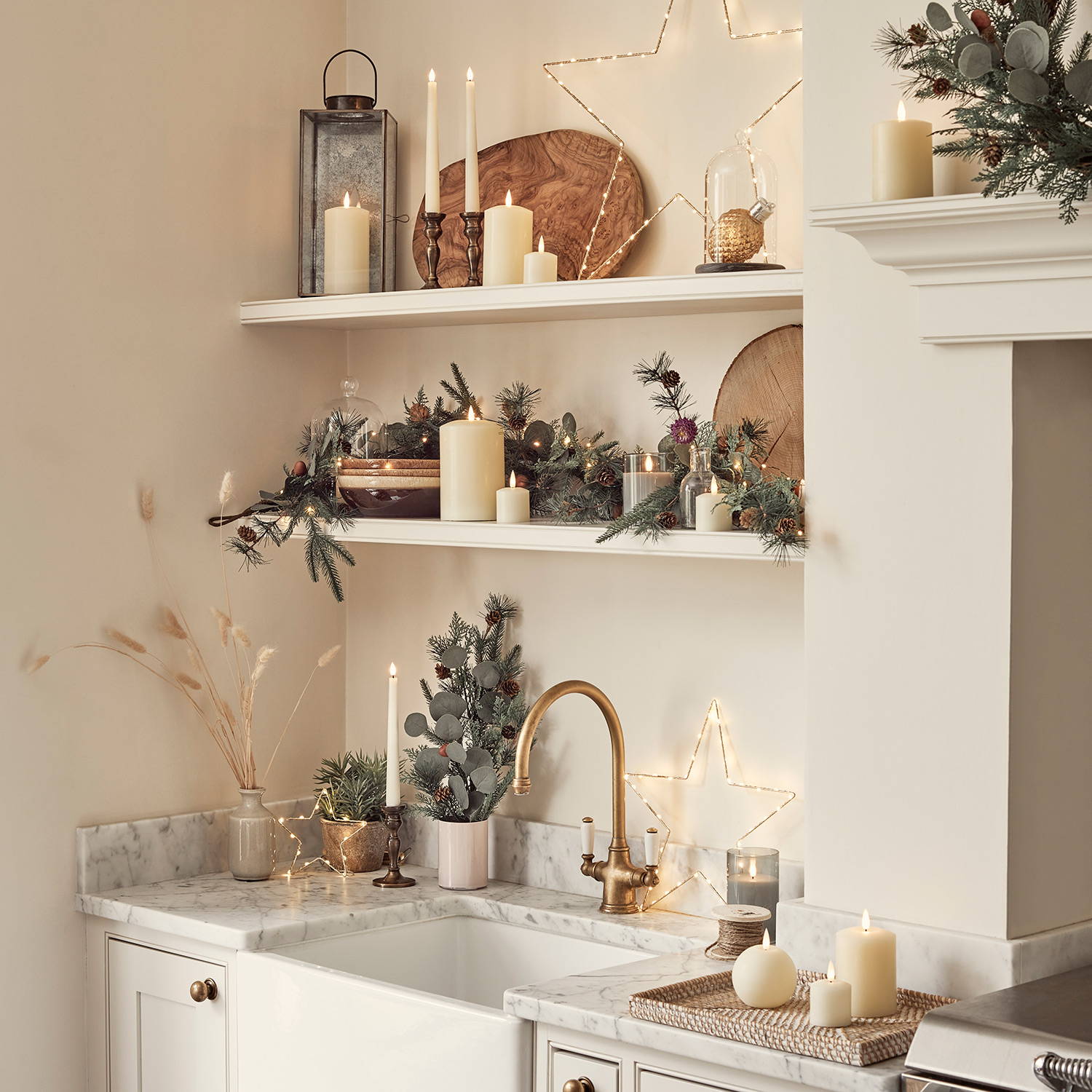 Christmas Kitchen Decor with French Country Elegance