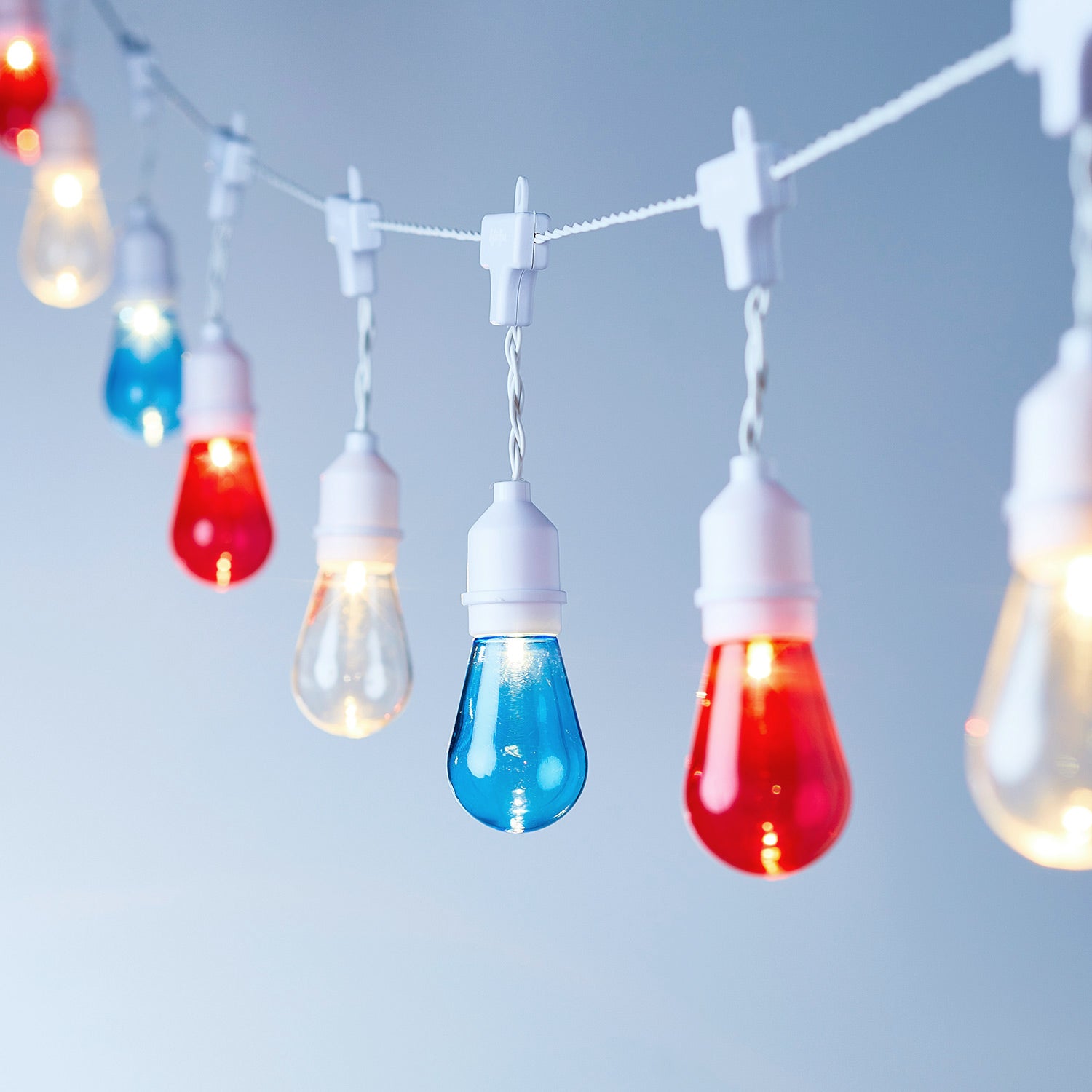 15 Red, White & Blue Drop Bulb Battery Festoon Lights Lights4fun.co.uk