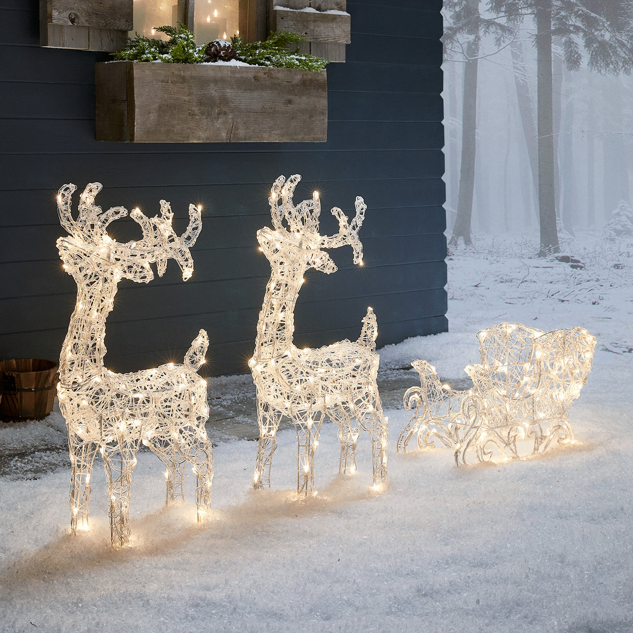 Swinsty Dual Colour LED Light Up Reindeer & Sleigh Christmas Figure 24v