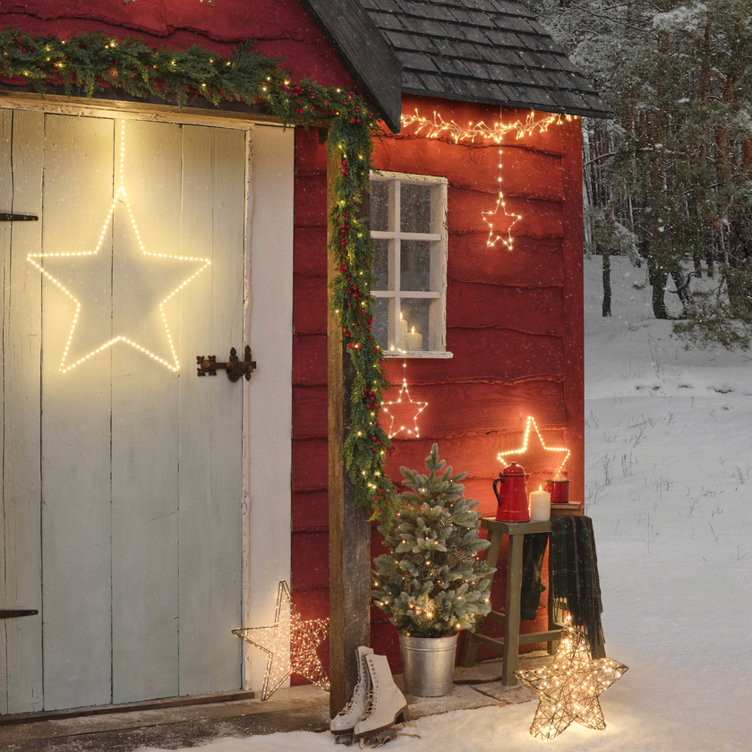 How to Attach Christmas Lights to Your House Without Damage