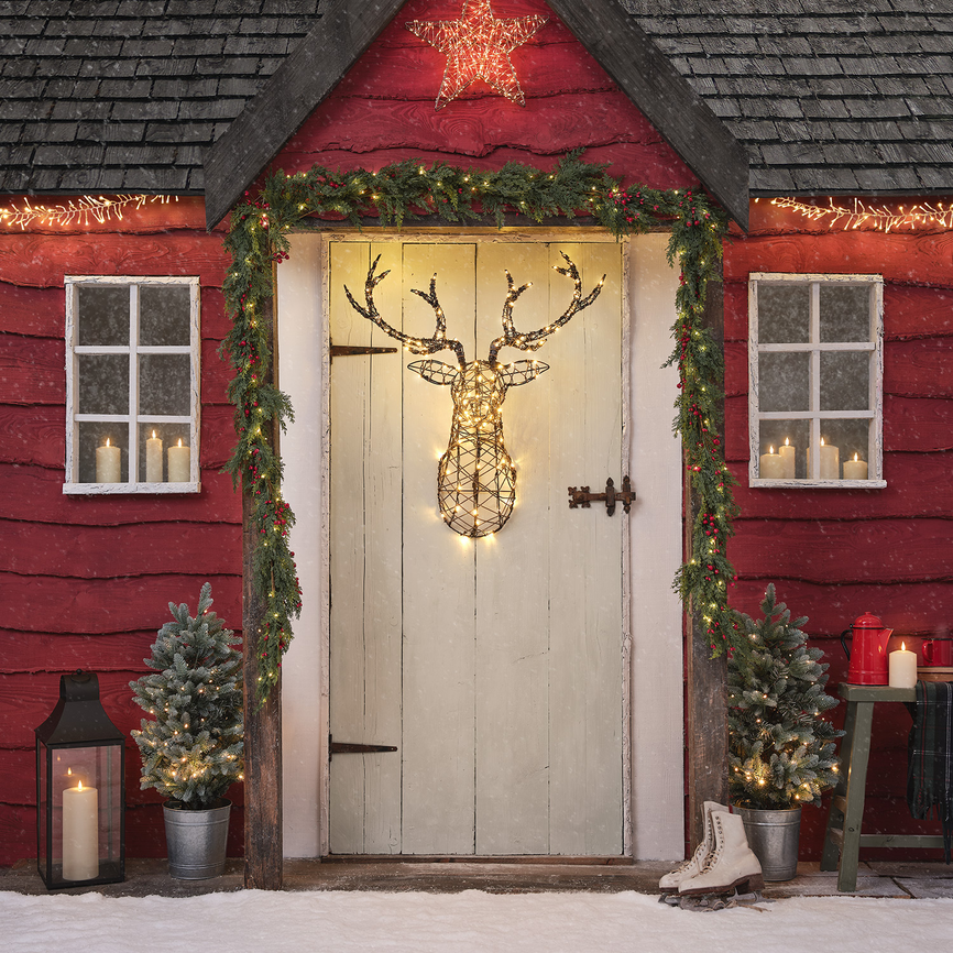 When Do the Christmas Lights Go On in London?