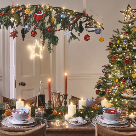 How to Make a Magical Festive Tablescape