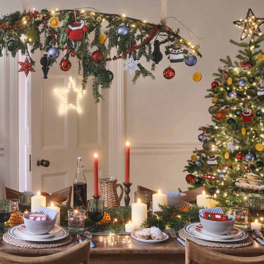 How to Make a Magical Festive Tablescape