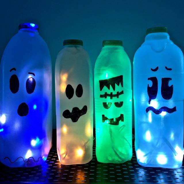DIY Kids’ Halloween Ghosts Milk Bottle