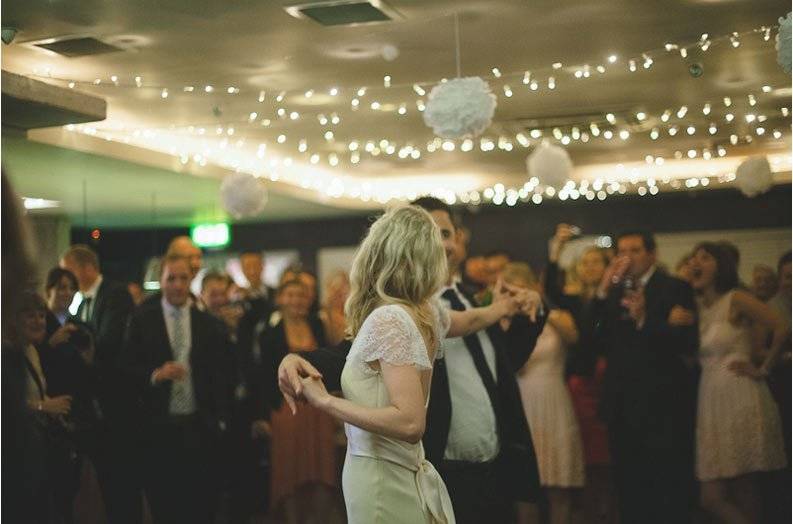 Vintage Wedding Idea With Gorgeous Fairy Light Canopy