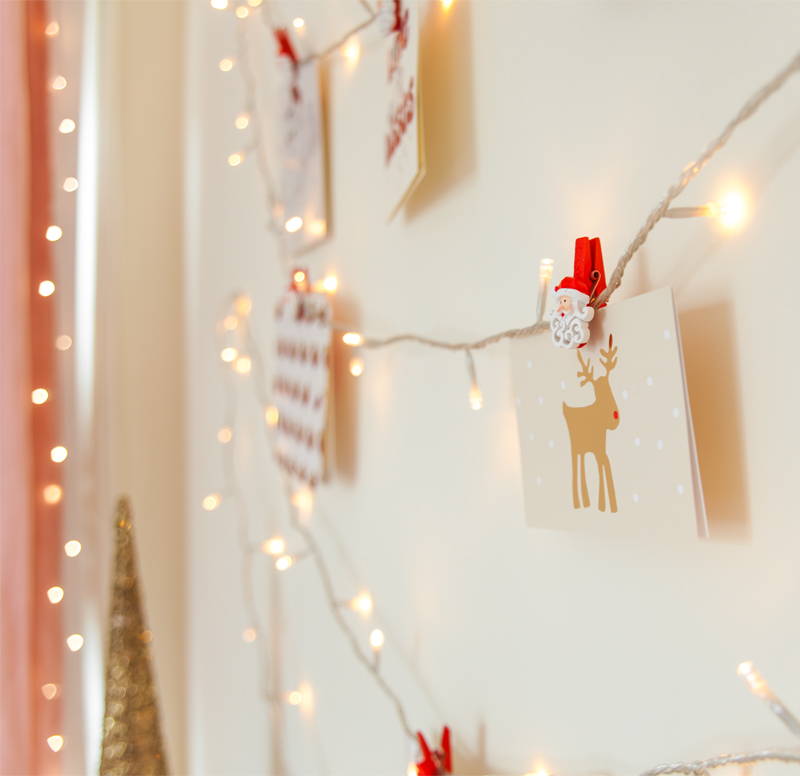 5 Ways To Decorate Your Bedroom With Christmas Lights