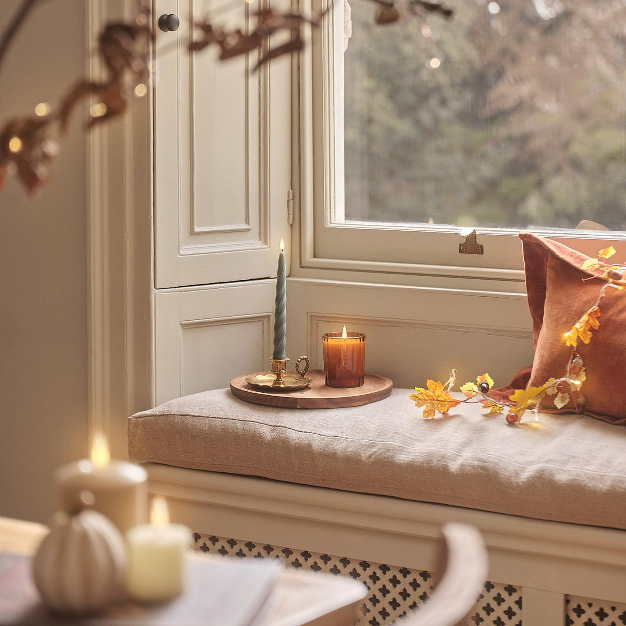 Pre Lit Oak & Acorn Autumn Garland