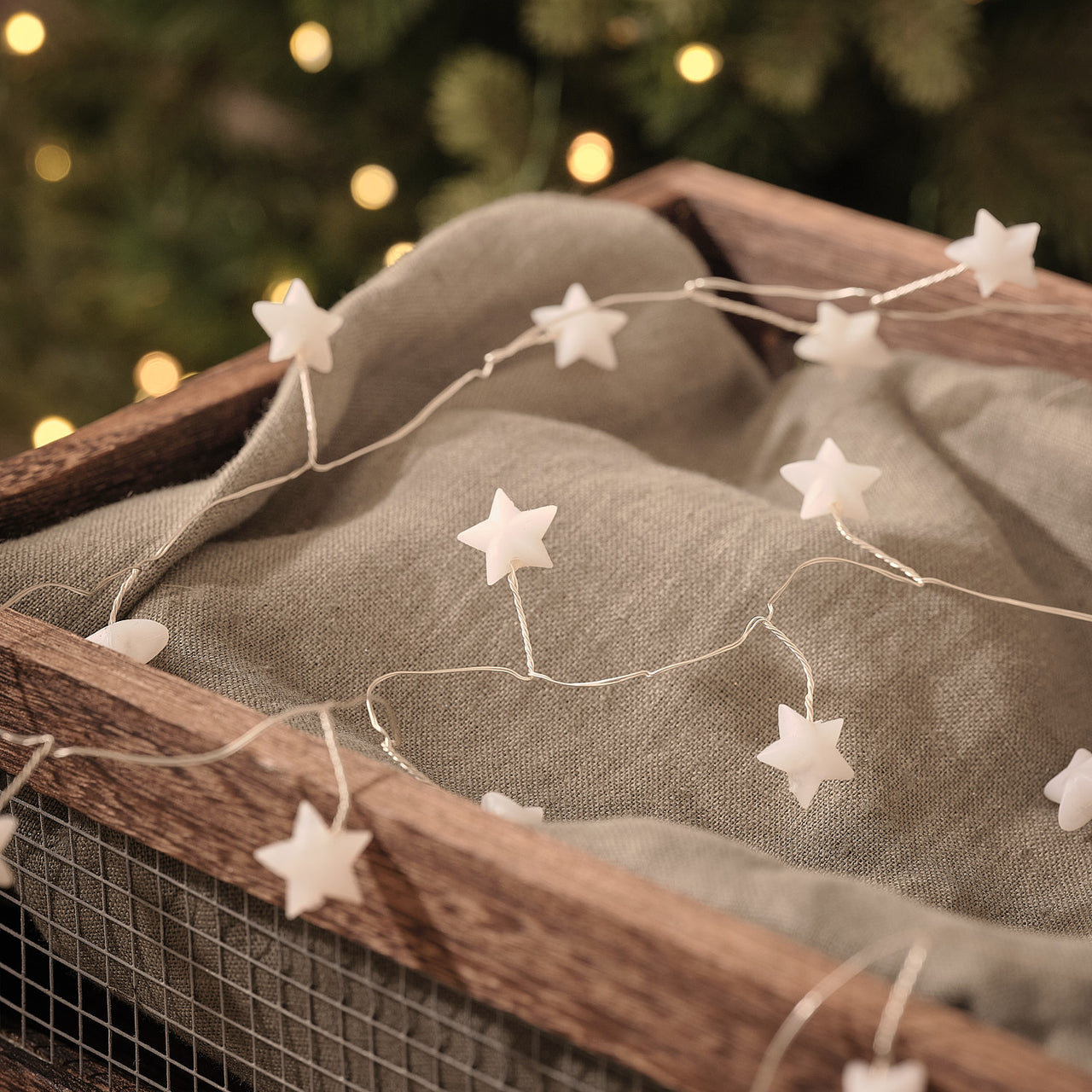 1.8cm Winter Star Light Up Micro LED Garland