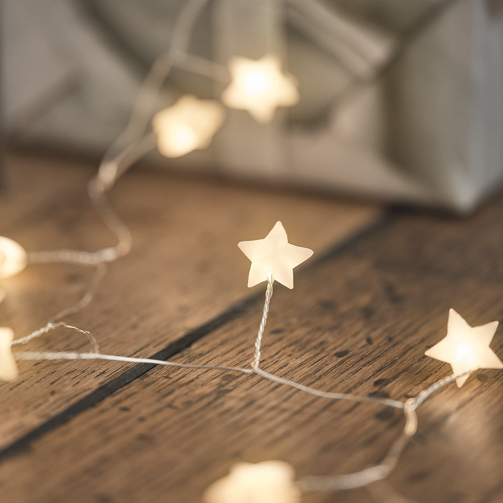 1.8cm Winter Star Light Up Micro LED Garland