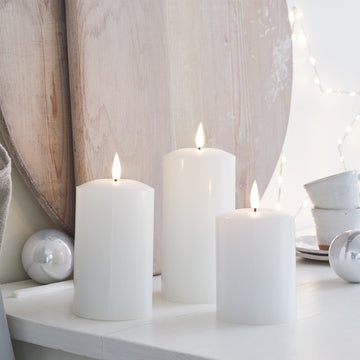 CA20037_TruGlow-White-LED-Candle-Trio-Christmas.jpg