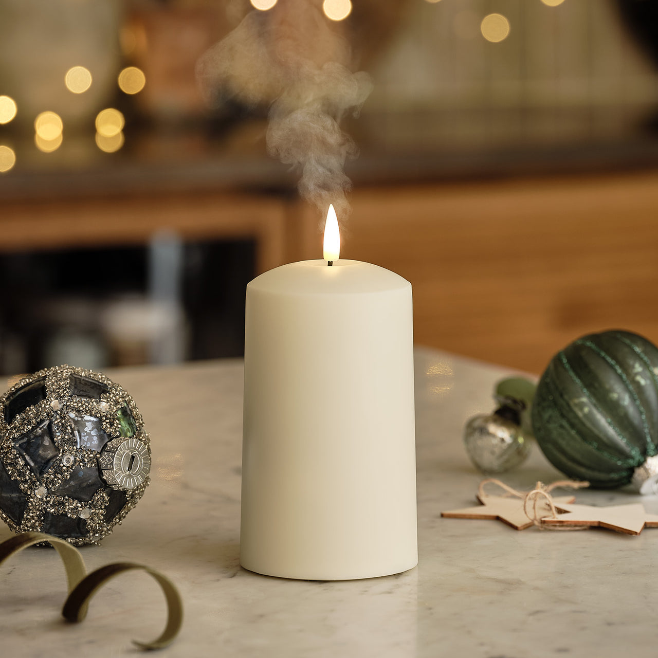 CADIF2401 - TruGlow Air Portable Candle Diffuser Christmas.jpg