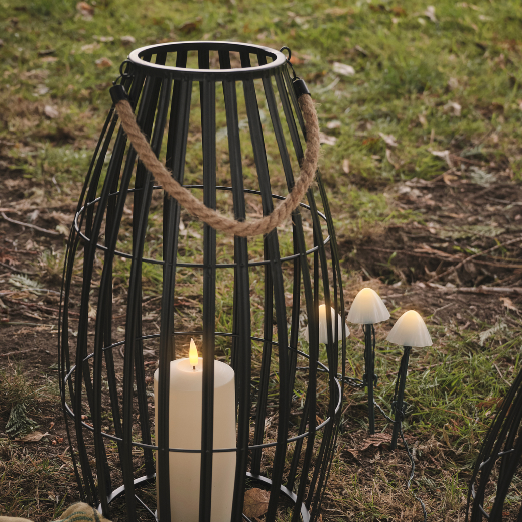Canberra lantern with mushroom stake lights