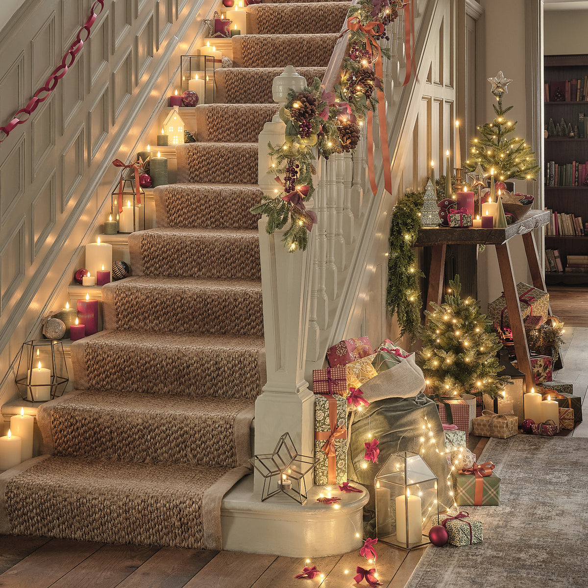 1.5m Pre Lit Christmas Joy Garland