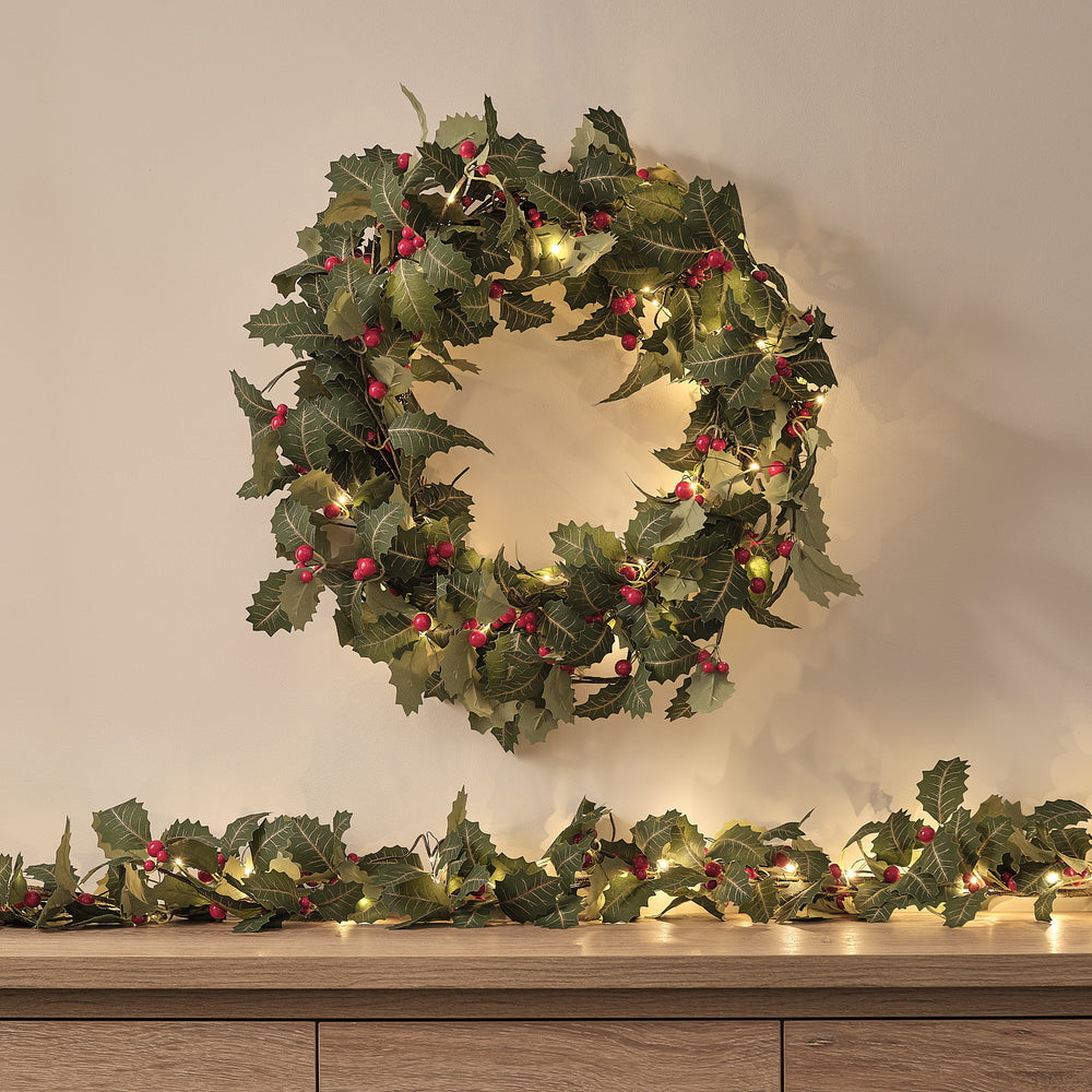 Pre-Lit Classic Holly Wreath and Garland
