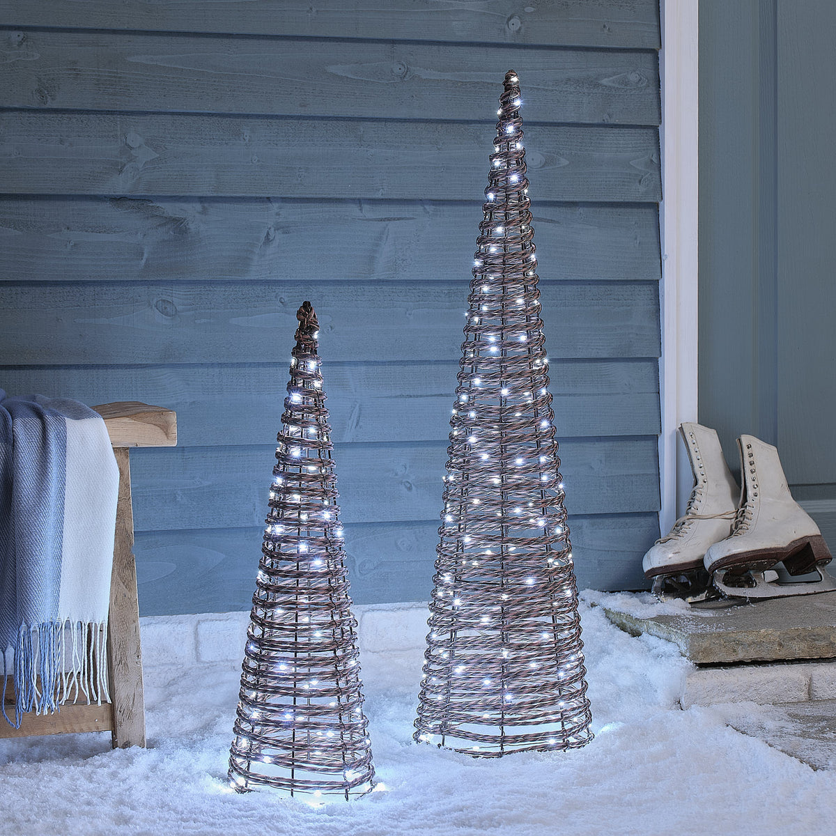 Dual LED Pateley Rattan Cone Duo