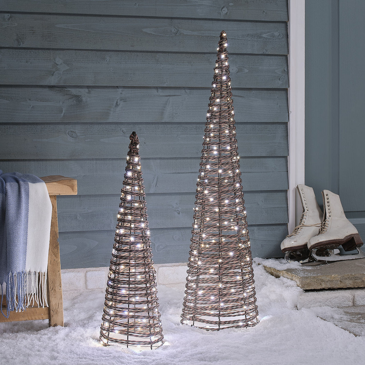 Dual LED Pateley Rattan Cone Duo