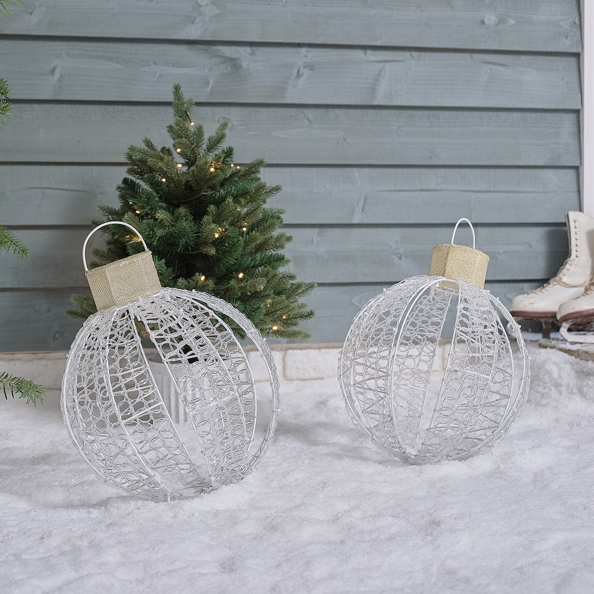 Set of 2 Light Up Christmas Baubles