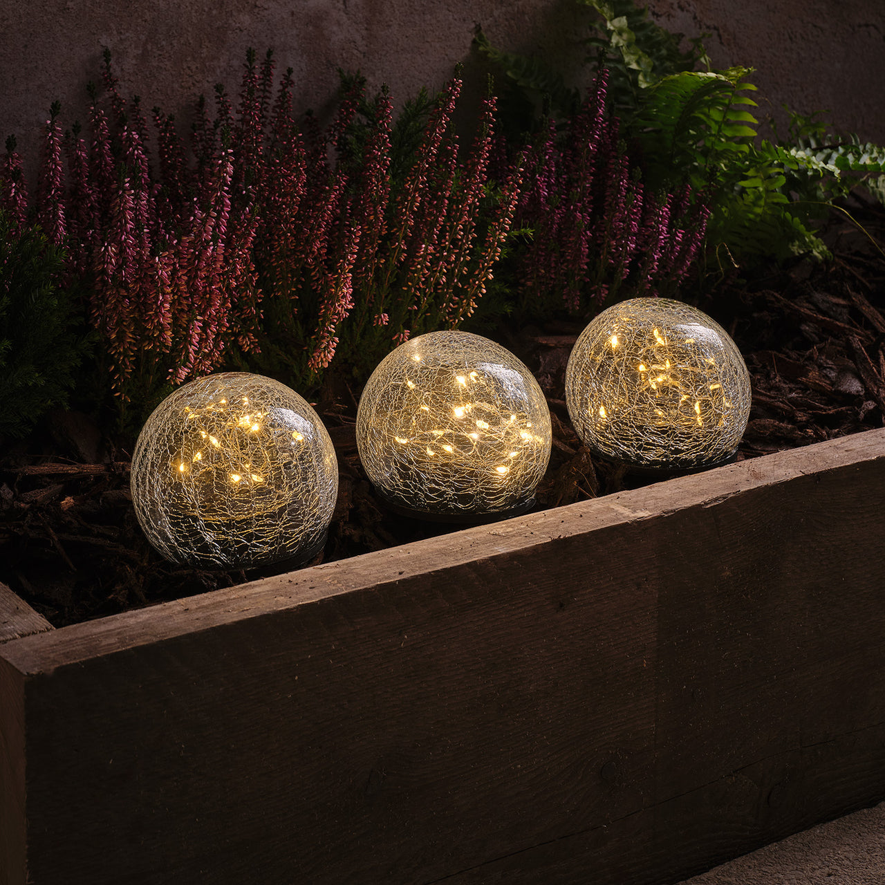 Globe Crackle Glass Solar Stake Light