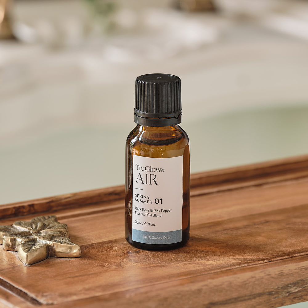 TruGlow AIR® Portable Candle Diffuser & Rock Rose & Pink Pepper TruGlow AIR® Diffuser Oil Bundle