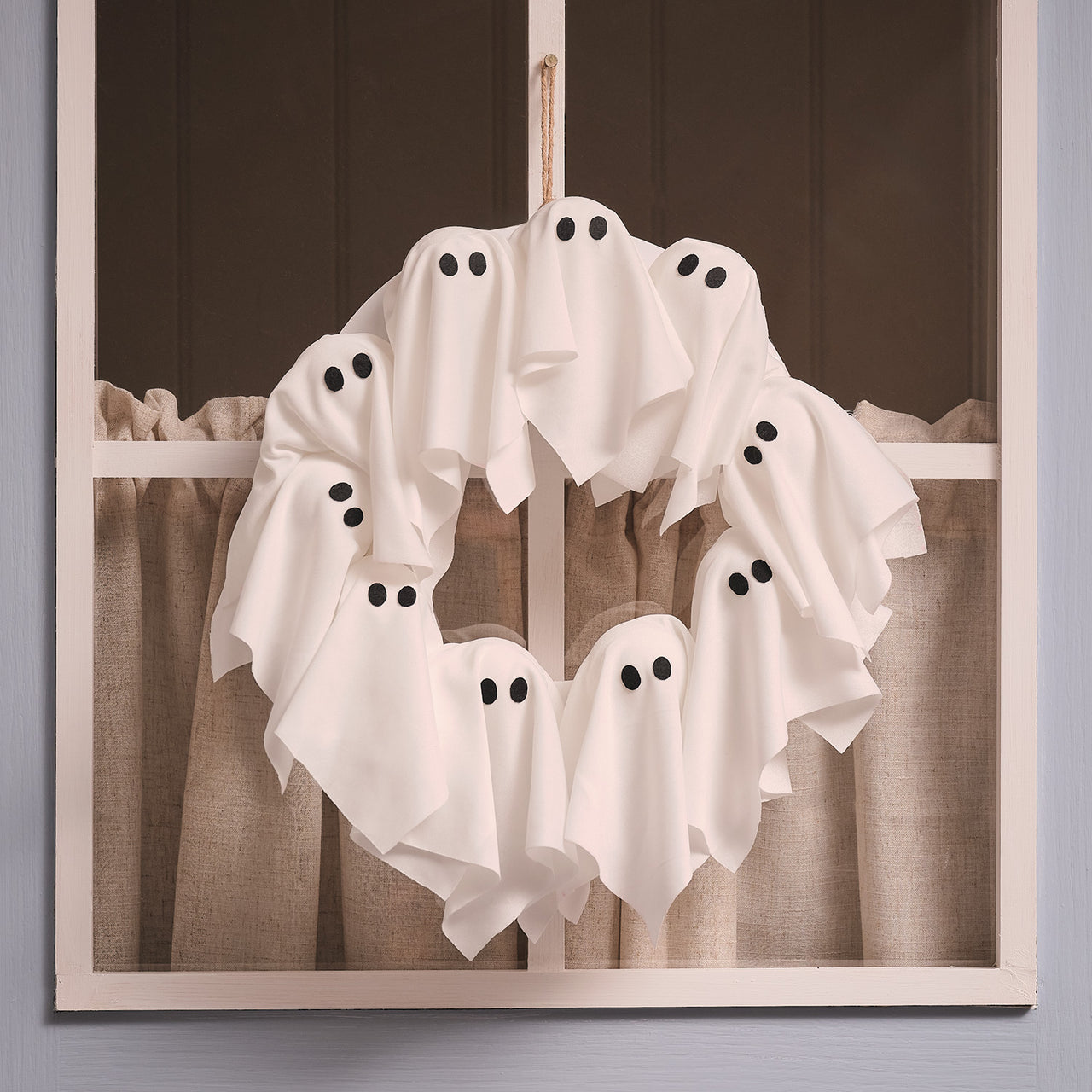 32cm LED Ghost Outdoor Halloween Wreath