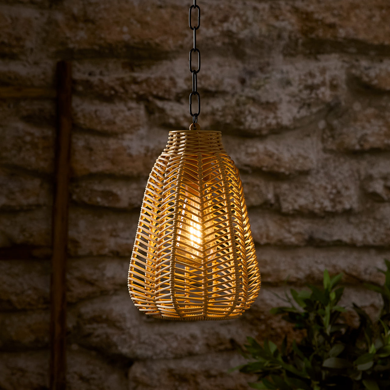 Como Outdoor Battery Rattan Pendant with LED Filament Bulb