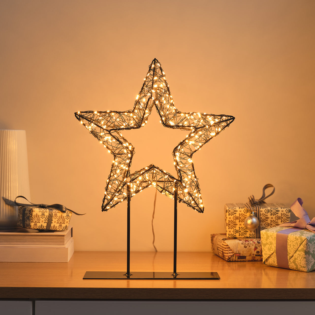 Micro LED Wire Star Christmas Decoration with Stand