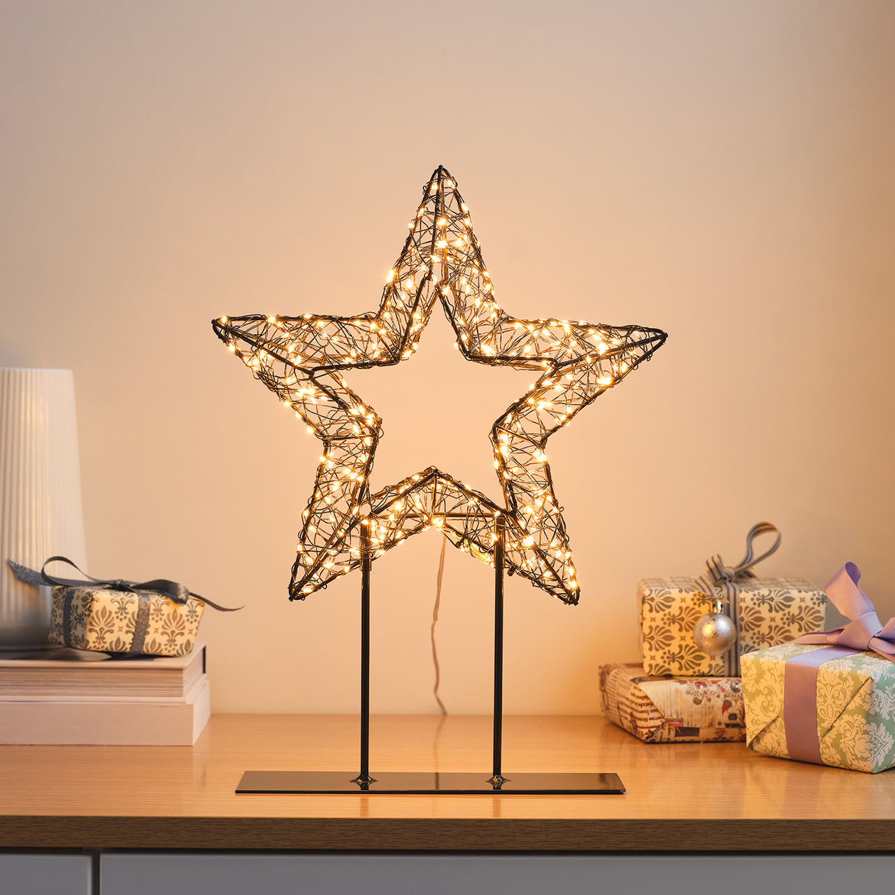 Micro LED Wire Star Christmas Decoration with Stand