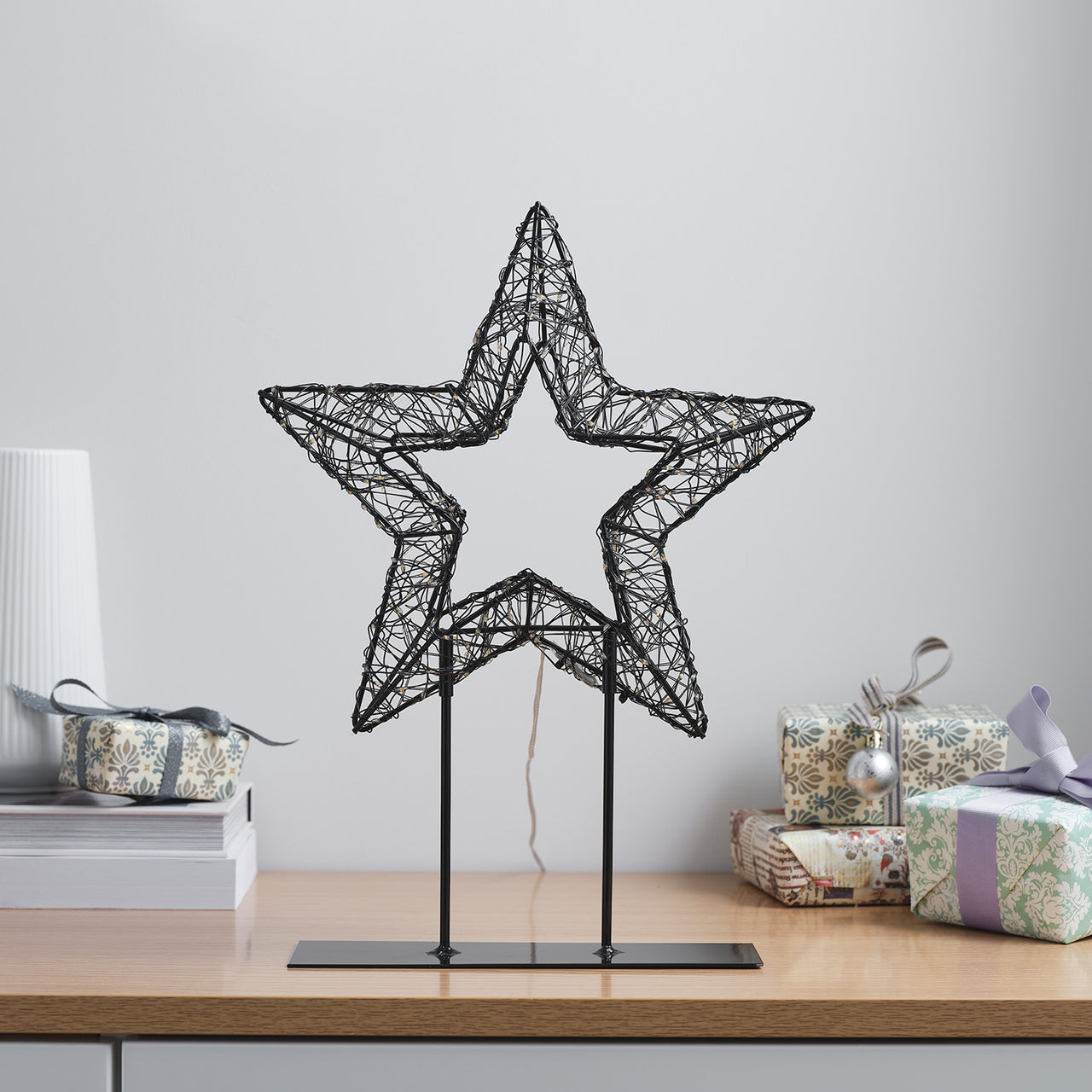 Micro LED Wire Star Christmas Decoration with Stand