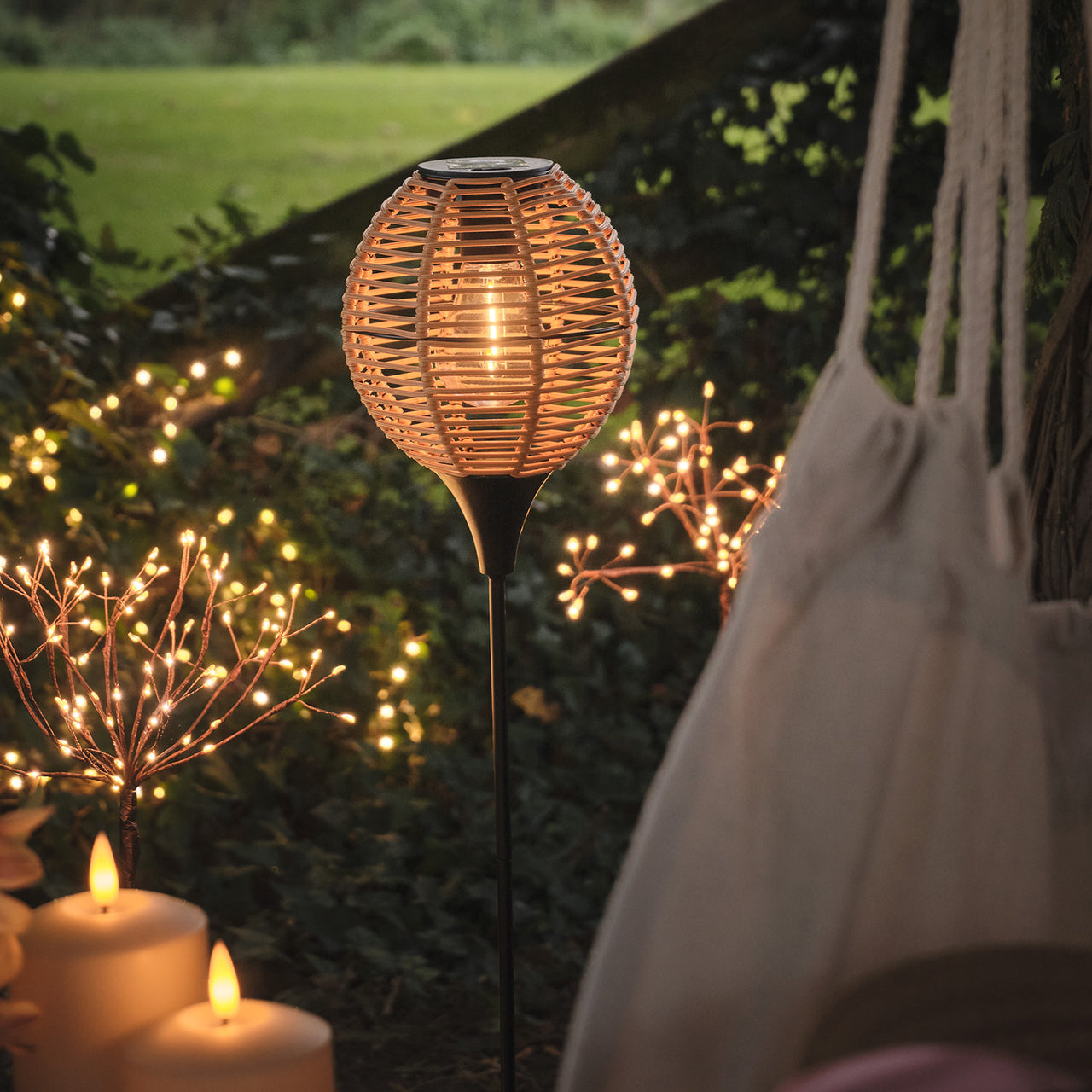 Hygge Wicker Style Solar Stake Light