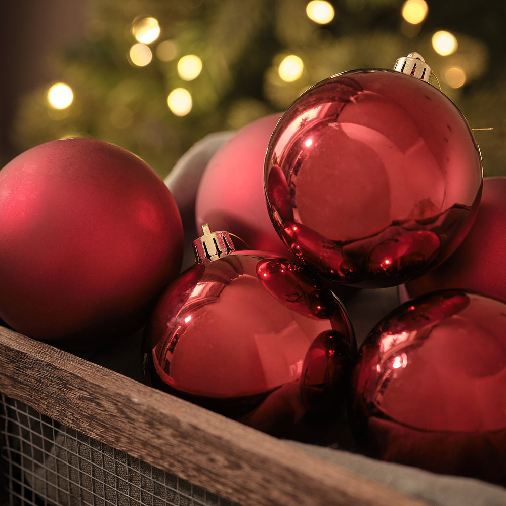Set of 6 Large Classic Red Christmas Tree Baubles