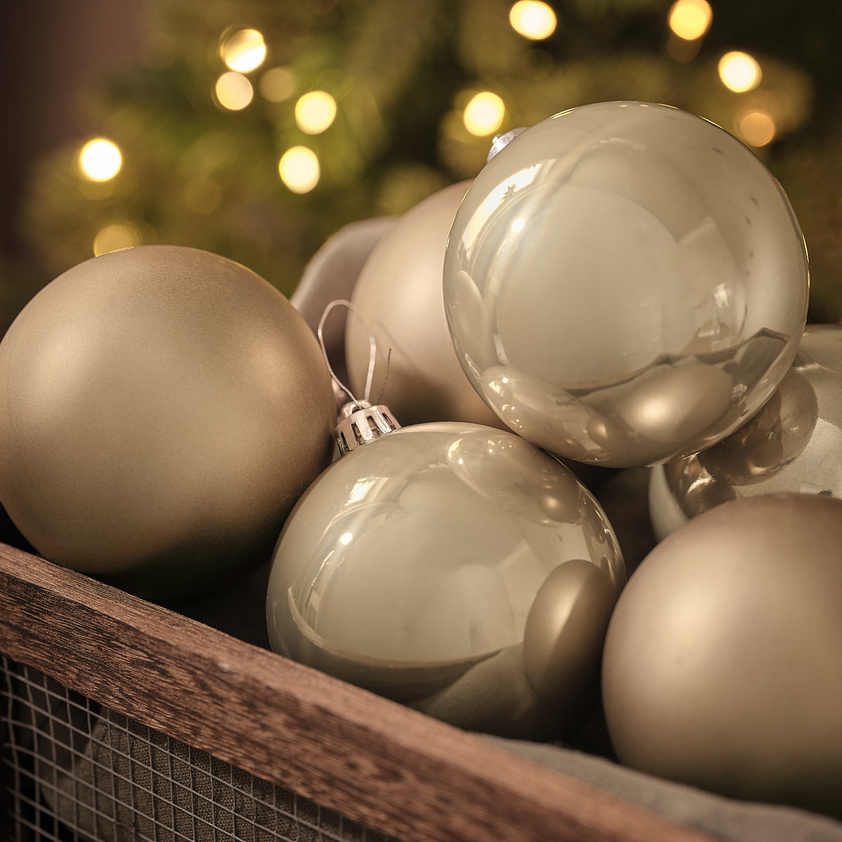 Set of 6 Large Bronze Christmas Tree Baubles
