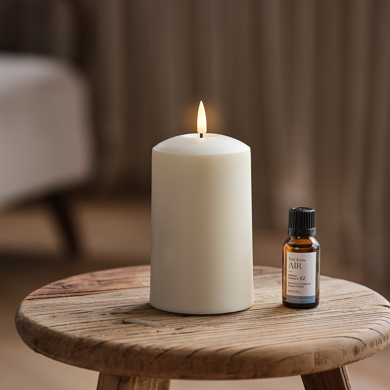 TruGlow AIR® Portable Candle Diffuser & Dark Amber & Sandalwood TruGlow AIR® Diffuser Oil Bundle