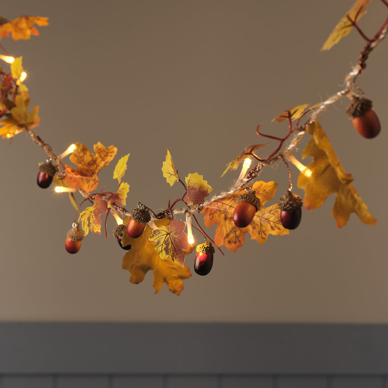 Pre Lit Oak & Acorn Autumn Garland
