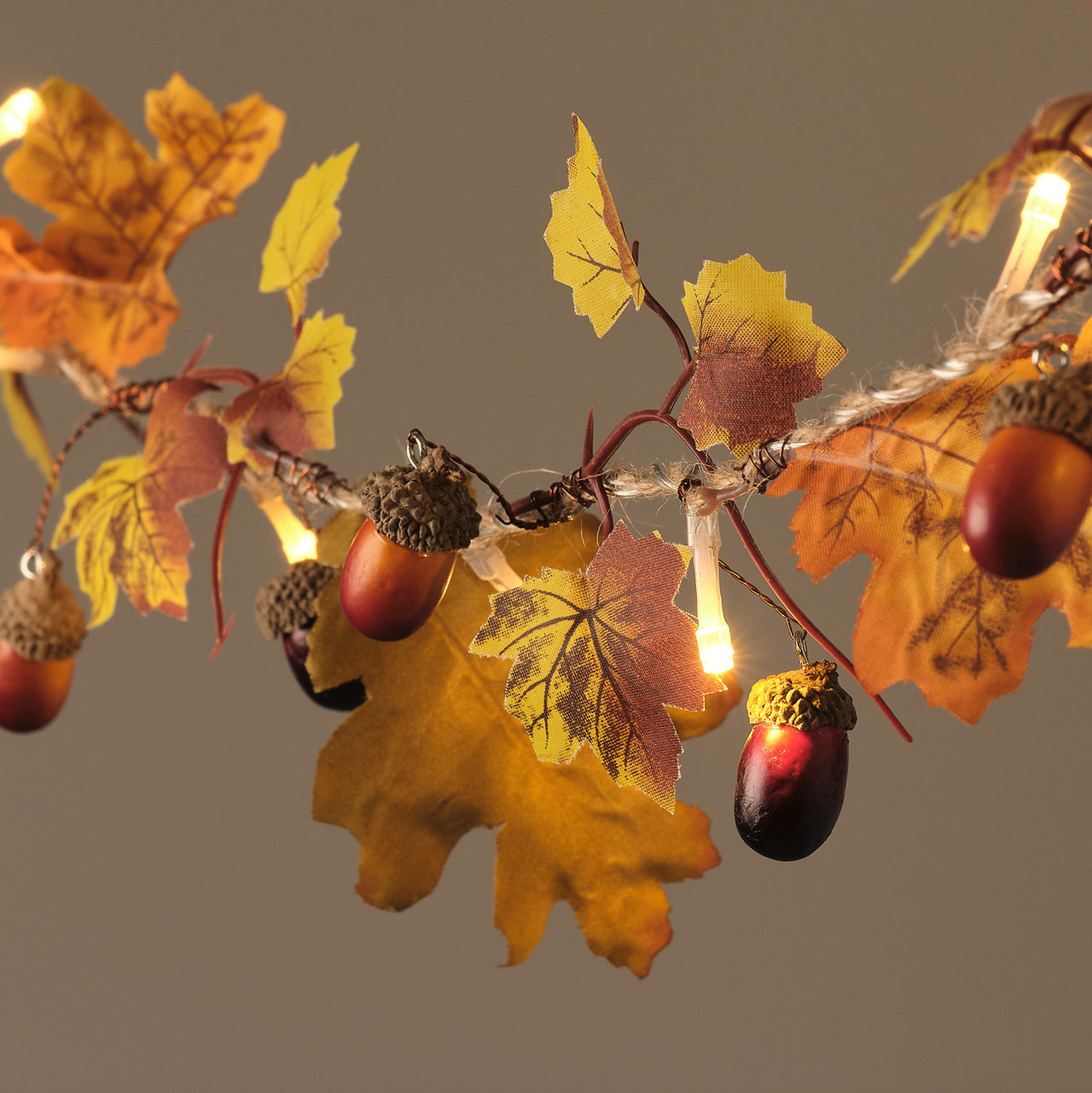 Pre Lit Oak & Acorn Autumn Garland