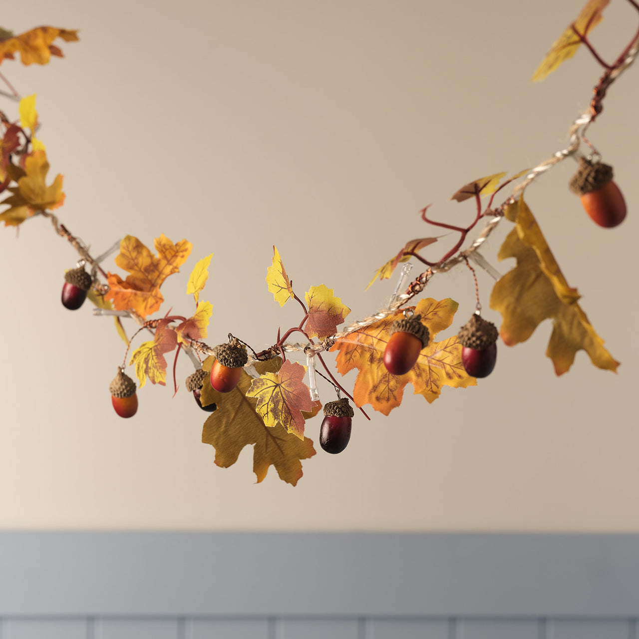 Pre Lit Oak & Acorn Autumn Garland