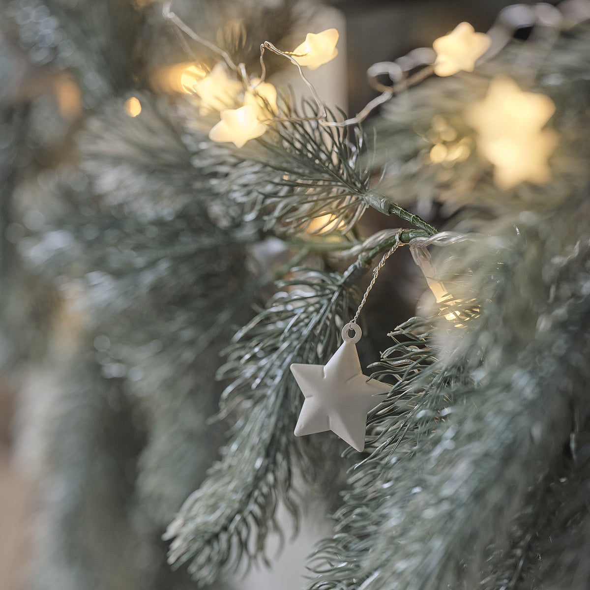 1.5m Pre Lit Frosted Pine & Star Christmas Garland