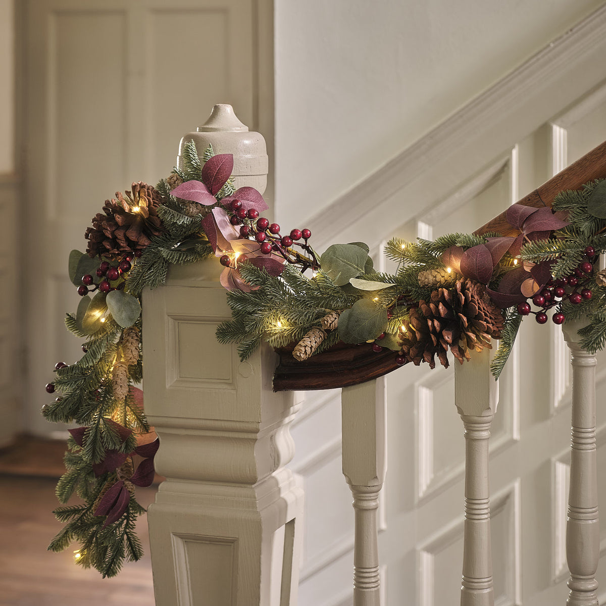1.5m Pre Lit Christmas Joy Garland