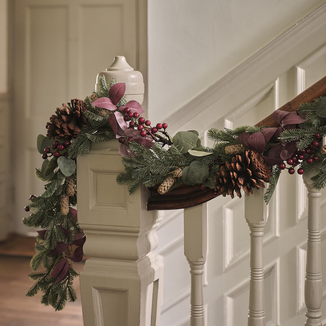1.5m Pre Lit Christmas Joy Garland