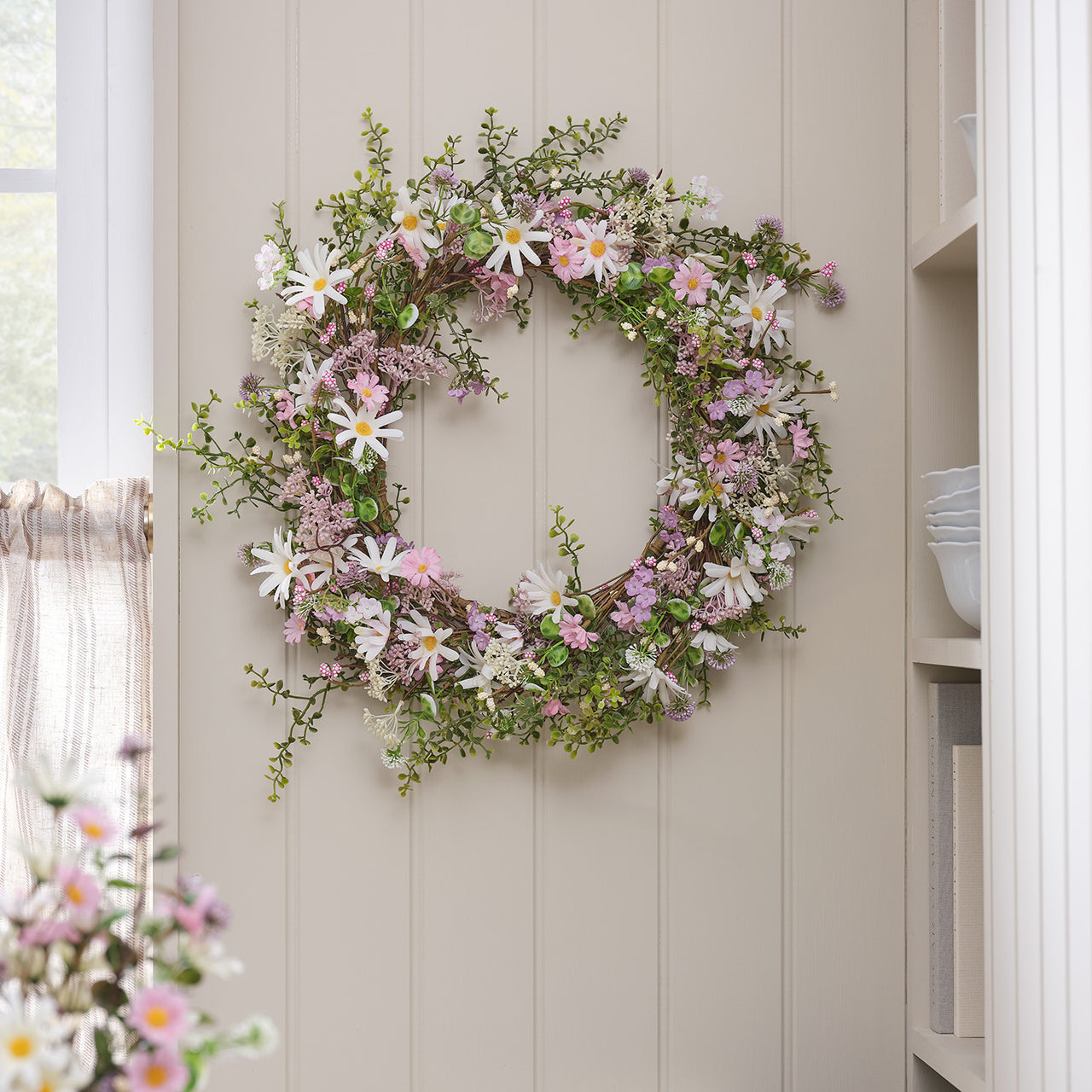 50cm Pre Lit Daisy Dreams Wreath