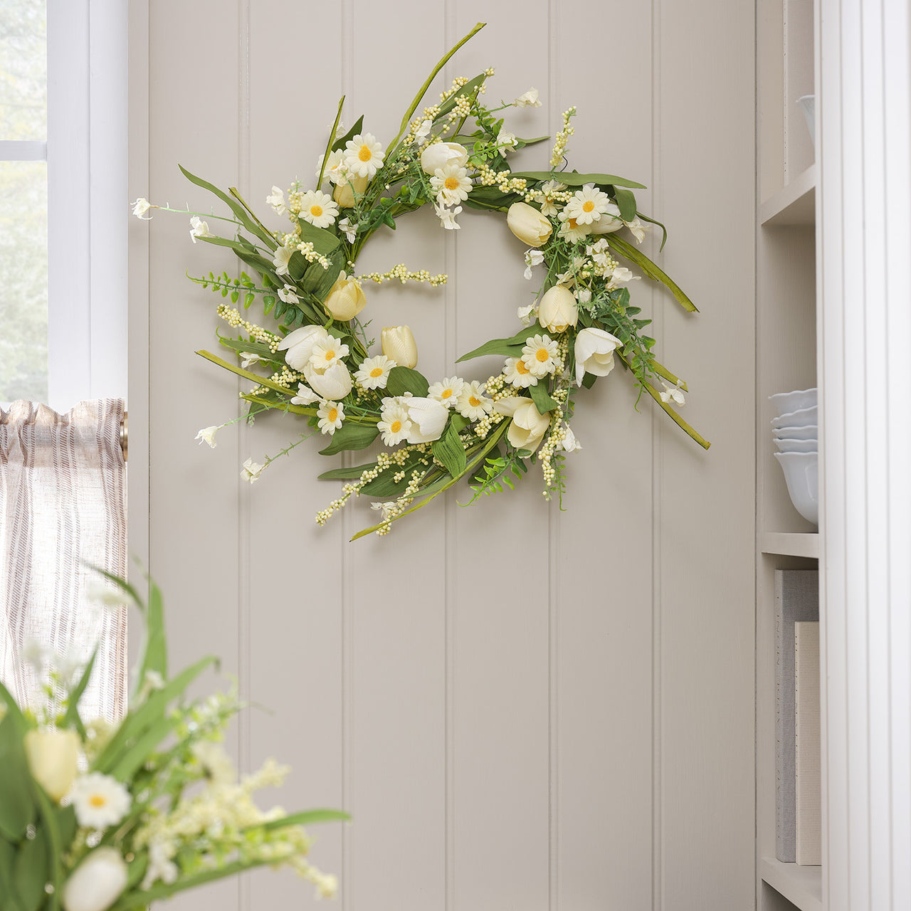 50cm Pre Lit Butter Yellow Tulip & Daisy Wreath