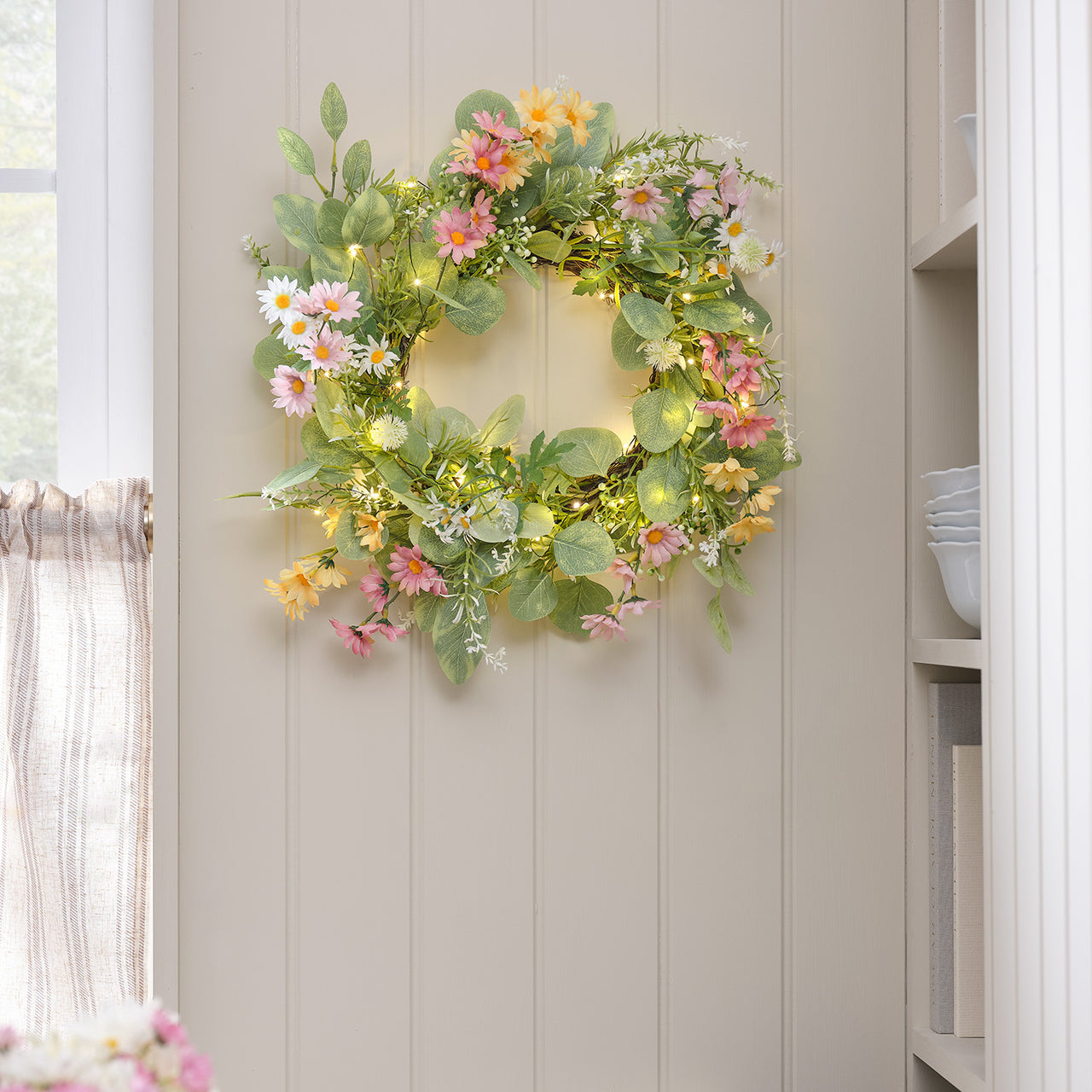 40cm Pre Lit Wilderness Daisy Wreath