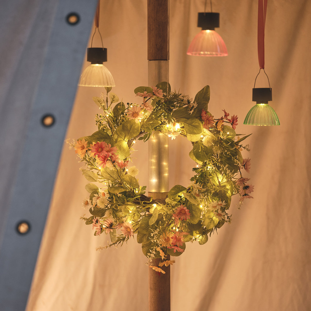 Wilderness Easter / Spring Daisy Wreath