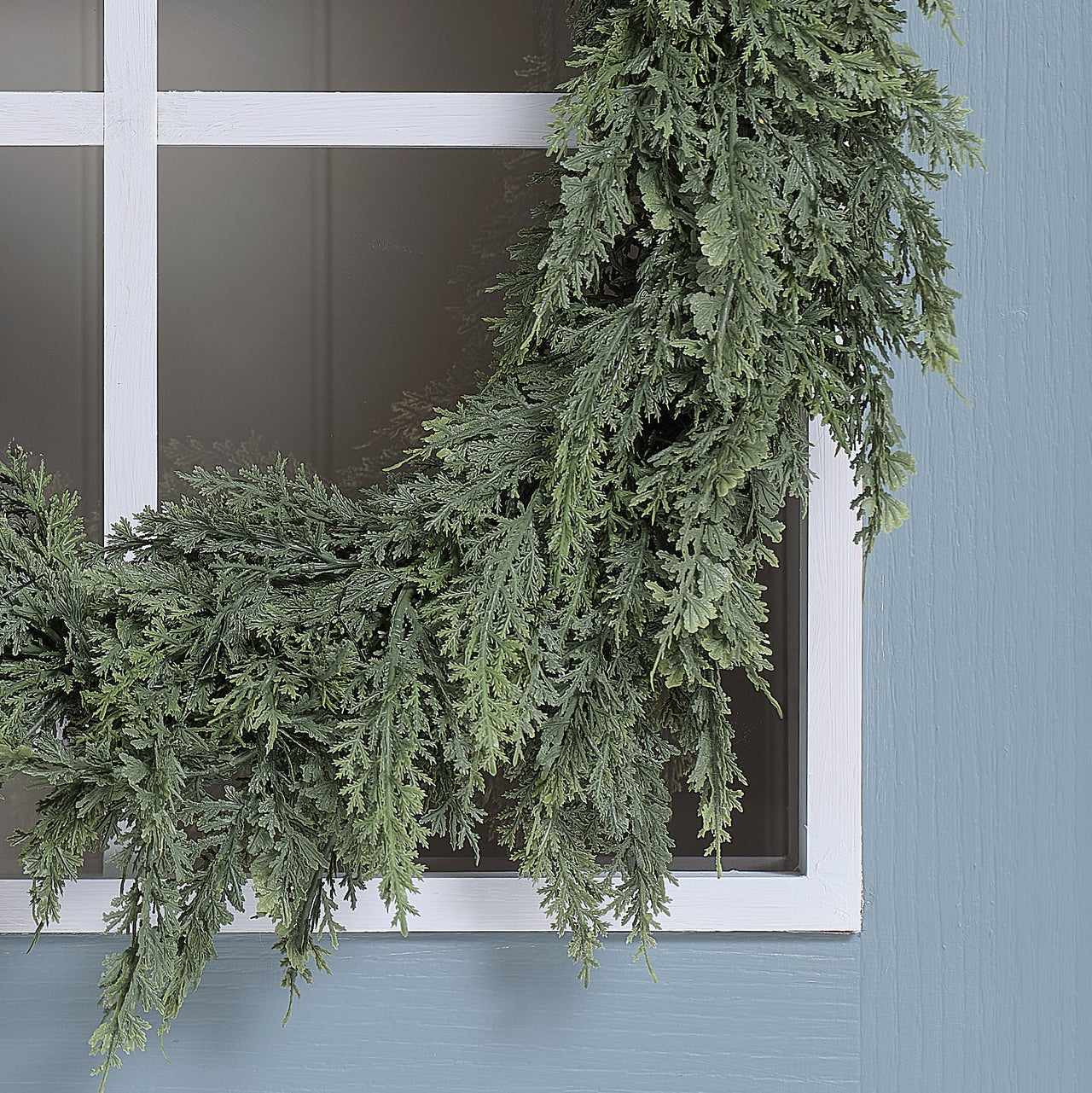 60cm Pre Lit Classic Conifer & Pinecone Outdoor Christmas Wreath
