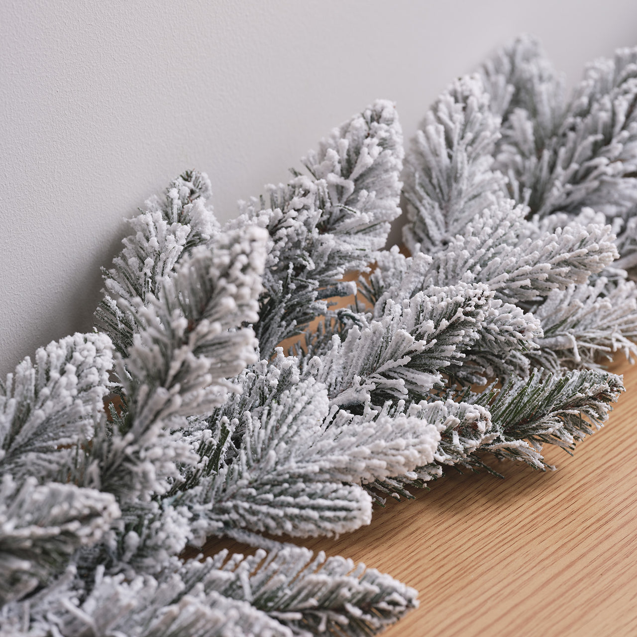 1.5m Pre Lit Snowy Christmas Garland