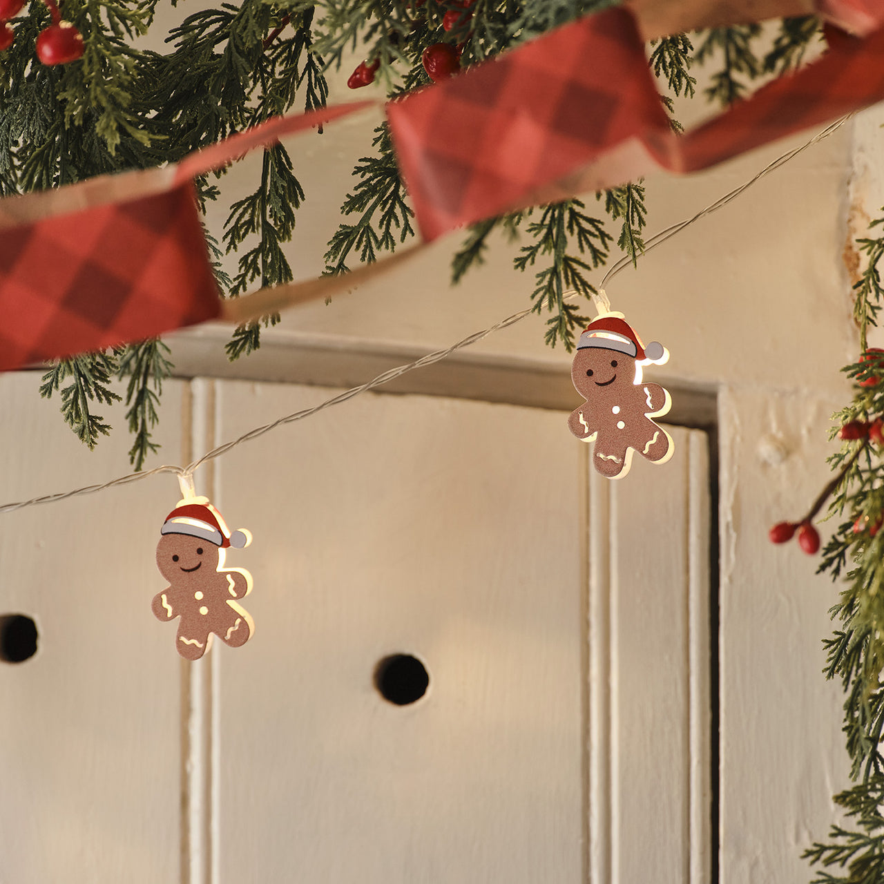 10 Gingerbread LED String Lights