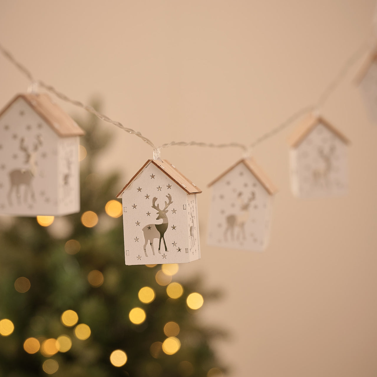 10 Wooden Reindeer Hut LED Fairy Lights