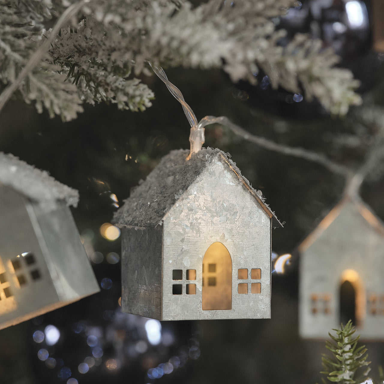10 Frosted Hut LED Fairy Lights