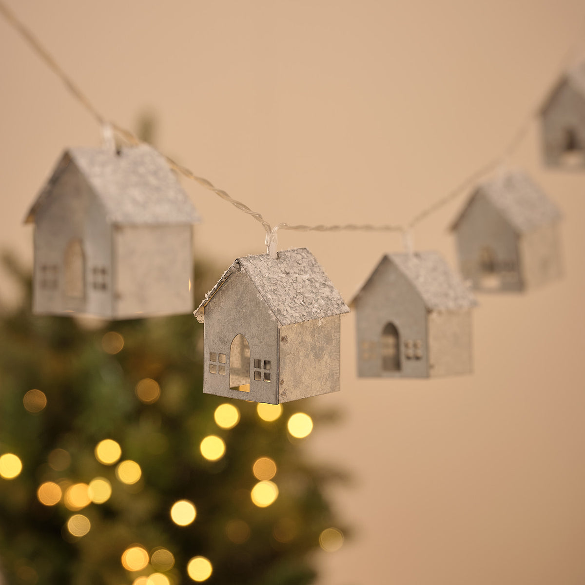 10 Frosted Hut LED Fairy Lights