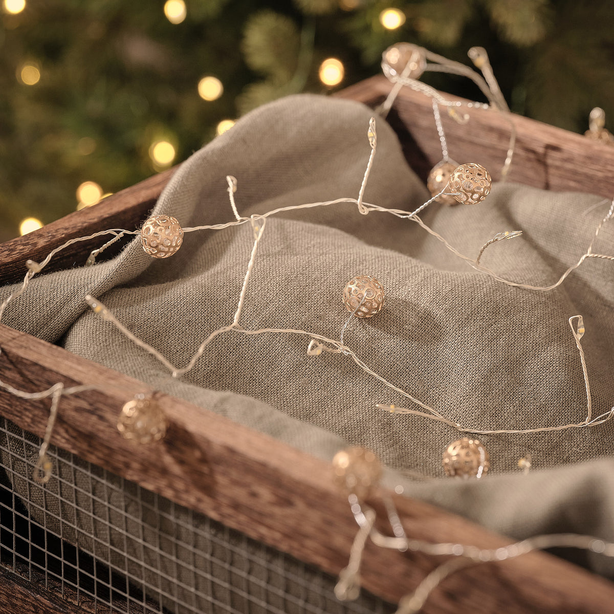 1.5m Gold Orb Cluster Micro Light Garland